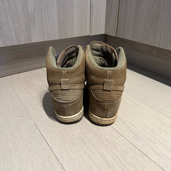 Nike Sky Dunk - Light Brown with Purple Laces - Picture 3 of 6